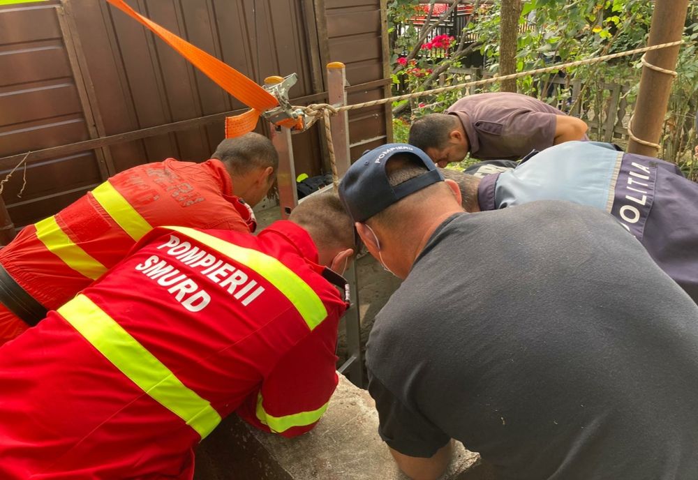 FOTO/VIDEO: Bărbat, suprins de un maldăr de bolovani în timp ce curăța o fântână