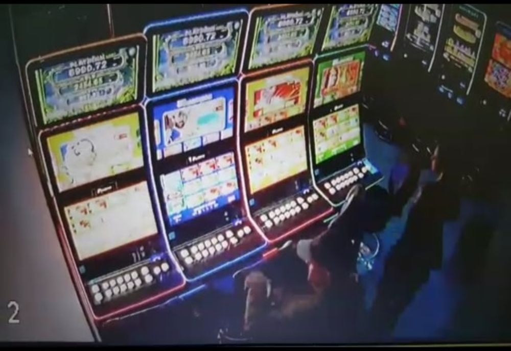 Autorul jafului de la sala de jocuri de noroc a fost prins de polițiști! Riscă să ajungă după gratii