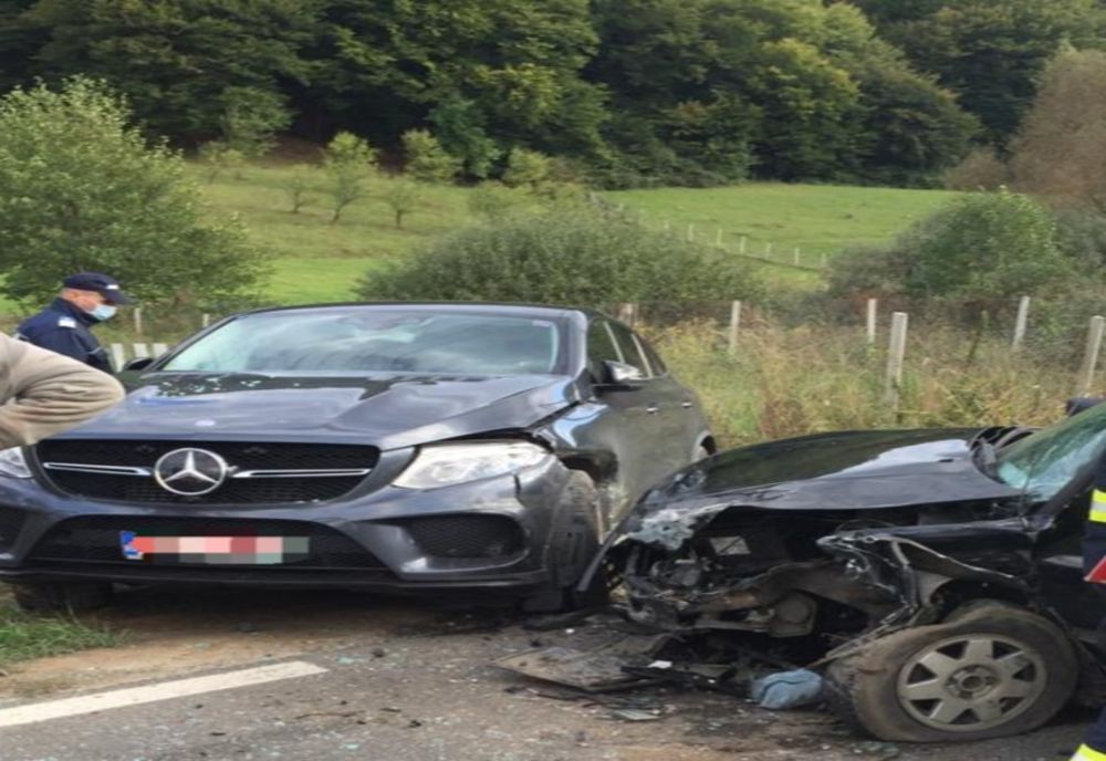Doi bărbați din Bistrița-Năsăud, răniți într-un accident rutier pe DN 17C