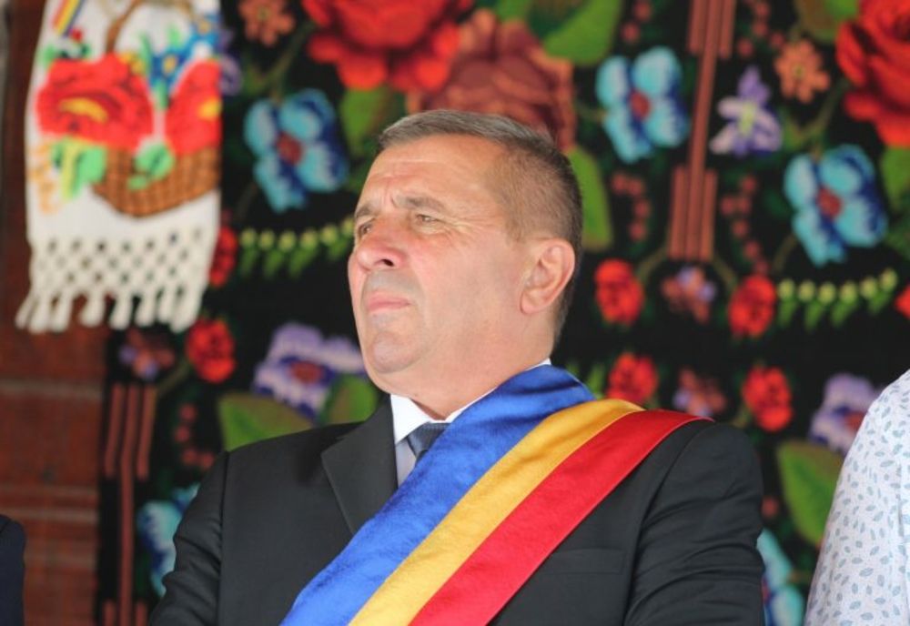 EXCLUSIV: Scandal cu iz electoral! Ioan Mate, primarul reales al comunei de Sânmihaiu de Câmpie, acuzat de o angajată că a lovit-o