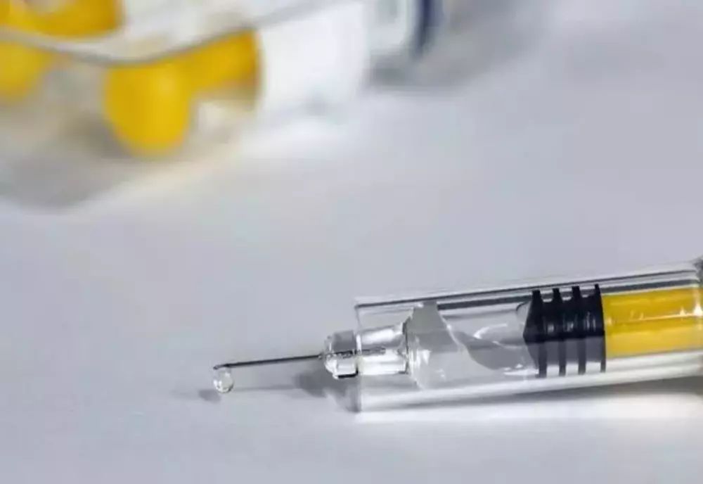 Ludovic Orban: ”Primele doze de vaccin anti-COVID-19 ar putea veni în decembrie. Vaccinarea nu e obligatorie, dar e gratuită”