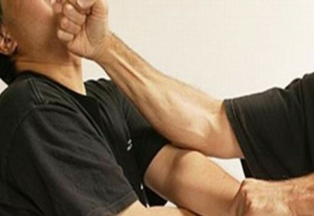 Doi bărbați din Bistrița-Năsăud, cercetați pentru violență în familie! Pe cine au bătut