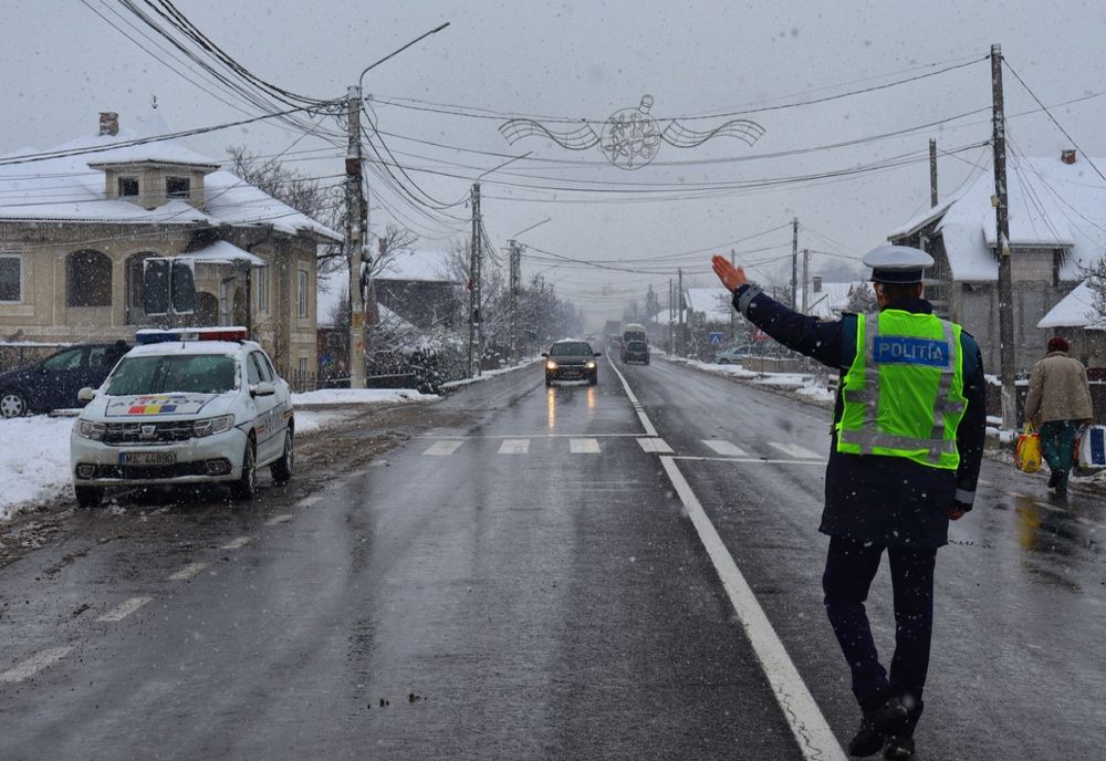 Circa 60 de amenzi, aplicate de polițiști pentru nerespectarea msăurilor impuse în pandemie