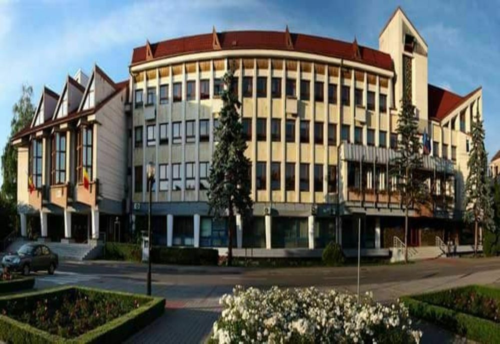 ALERTĂ DE EXPLOZIE în vecinătatea Palatului Administrativ din Bistrița! Toate persoanele aflate în clădirile din zonă, evacuate