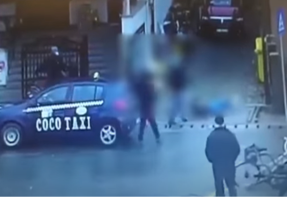 Bărbatul din Bistrița-Năsăud care și-a bătut soția în plină stradă, a fost ARESTAT