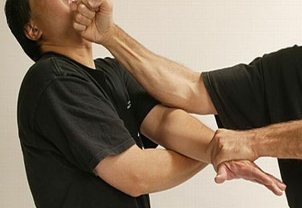 Tânăr din Bistrița-Năsăud, agresiv cu propriul tată! A încălcat ordinul de protecție și a fost reținut