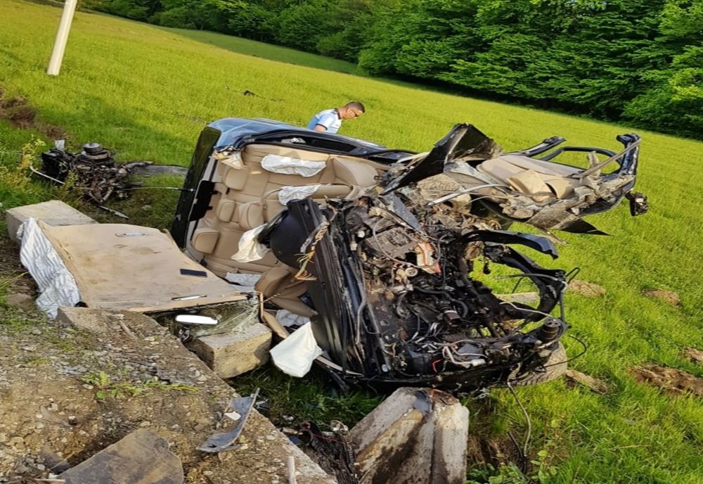 FOTO: Trei persoane, la spital în stare gravă, după un accident  rutier pe DJ 172G, în Bistrița-Năsăud! Șoferul, fără permis