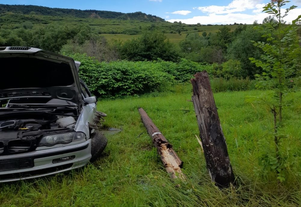 Autoturism răsturnat pe DJ 173, între Budacu de Sus și Ragla! Patru femei, la spital