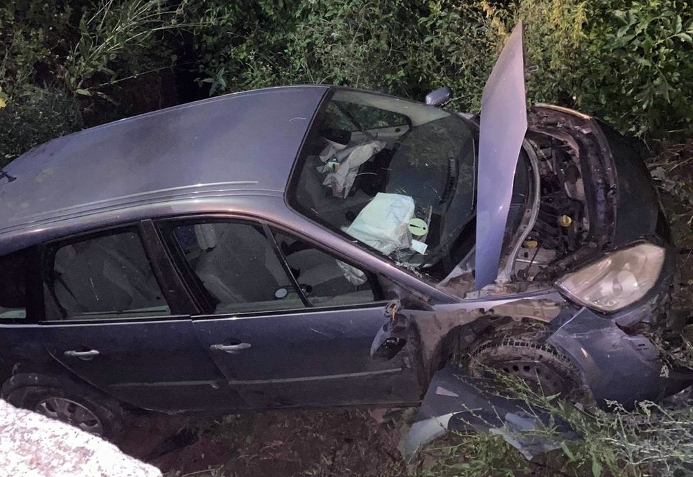 Doi tineri au ajuns noaptea trecută la spital, în urma unui accident în Salva