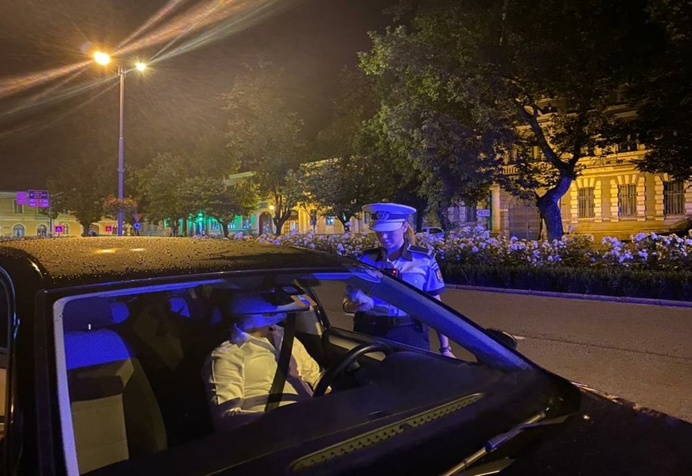 VIDEO: Peste 100 de autoturisme, oprite pentru control azi noapte în trafic de polițiștii din Bistrița! Ce sancțiuni au fost aplicate