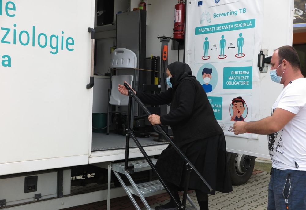 Bistrița Năsăud intră pe lista Screening TB, depistarea activă a tuberculozei! De luni, 7 comune vor fi vizitate de caravana mobilă care asigură analiza gratuită a sănătății plămânilor   