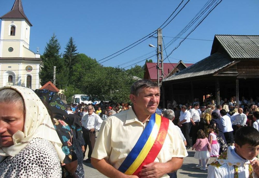 Primarul de Runcu Salvei, condamnat de instanța de fond la 4 luni cu amânare, pentru purtare abuzivă