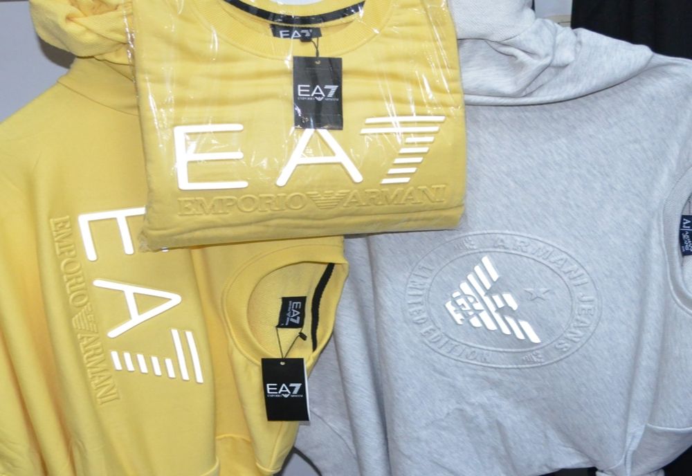 FOTO: Articole vestimentare fake, confiscate de jandarmii bistrițeni