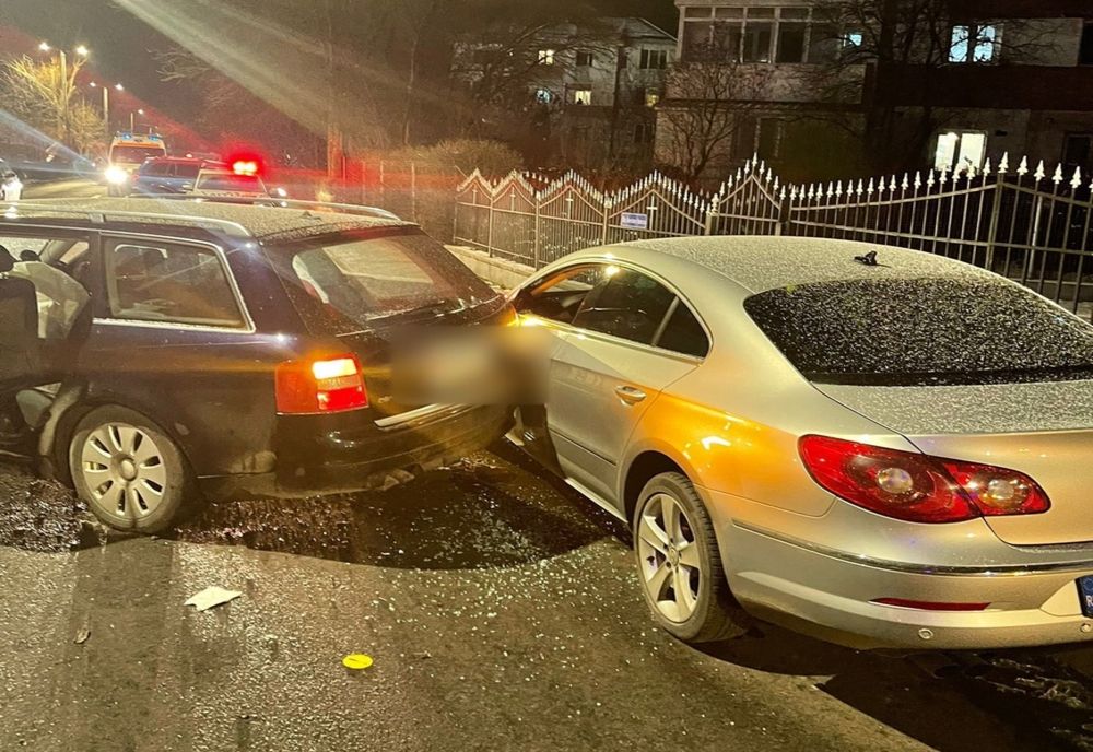 Fetiță de 13 ani, rănită în urma coliziunii dintre un autoturism și un autobuz, în Bistrița