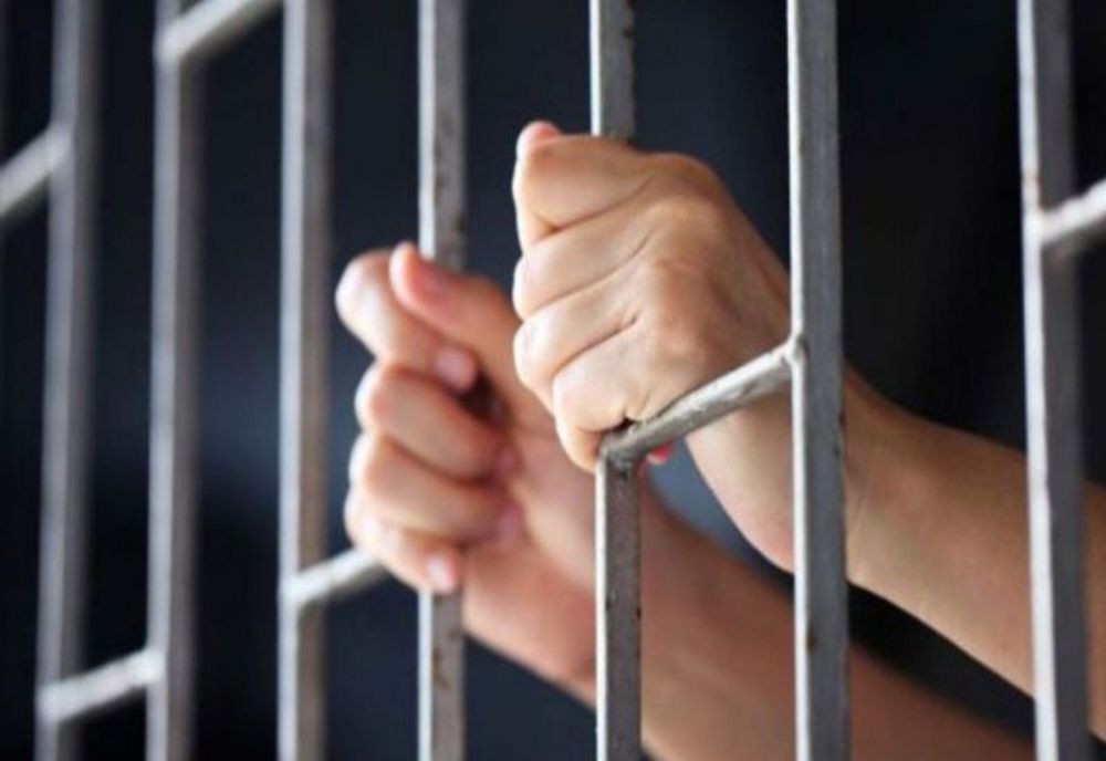 Un bărbat și o femeie din Bistrița-Năsăud, arestați preventiv pentru șantaj