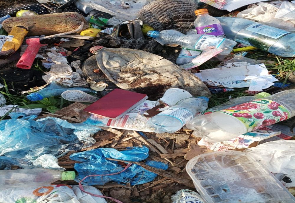 Bărbat din Reteag, amendat usturător de inspectorii ADI Deșeuri