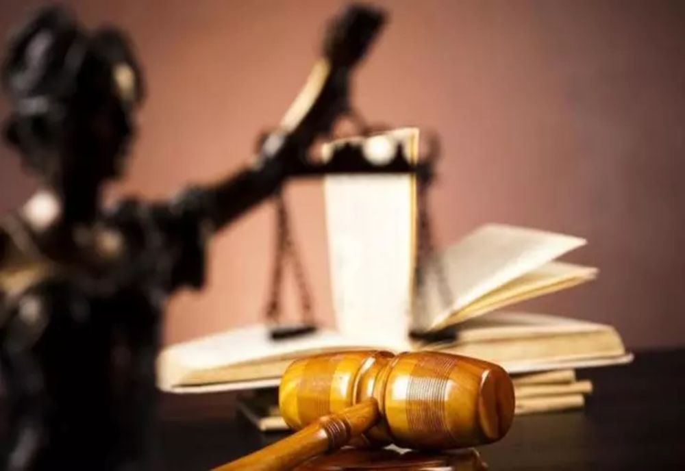 Traficanți de persoane și minori trimiși în judecată de procurorii DIICOT! 