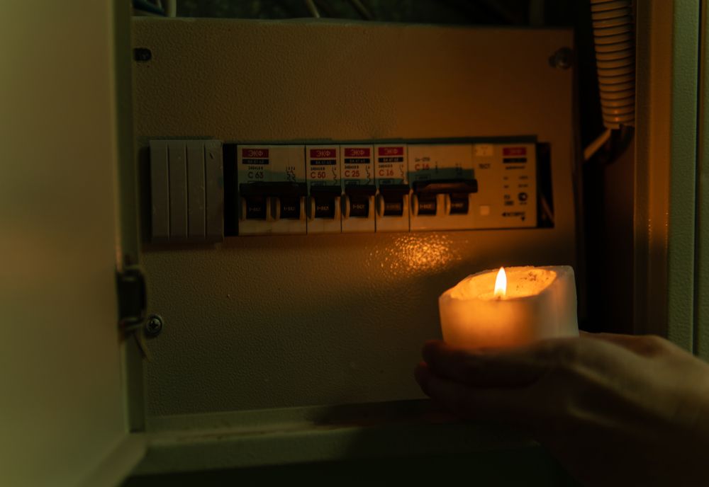 Risc de BLACKOUT în România! PLANUL României pentru a nu ne trezi în beznă, explicat de premierul Ciucă