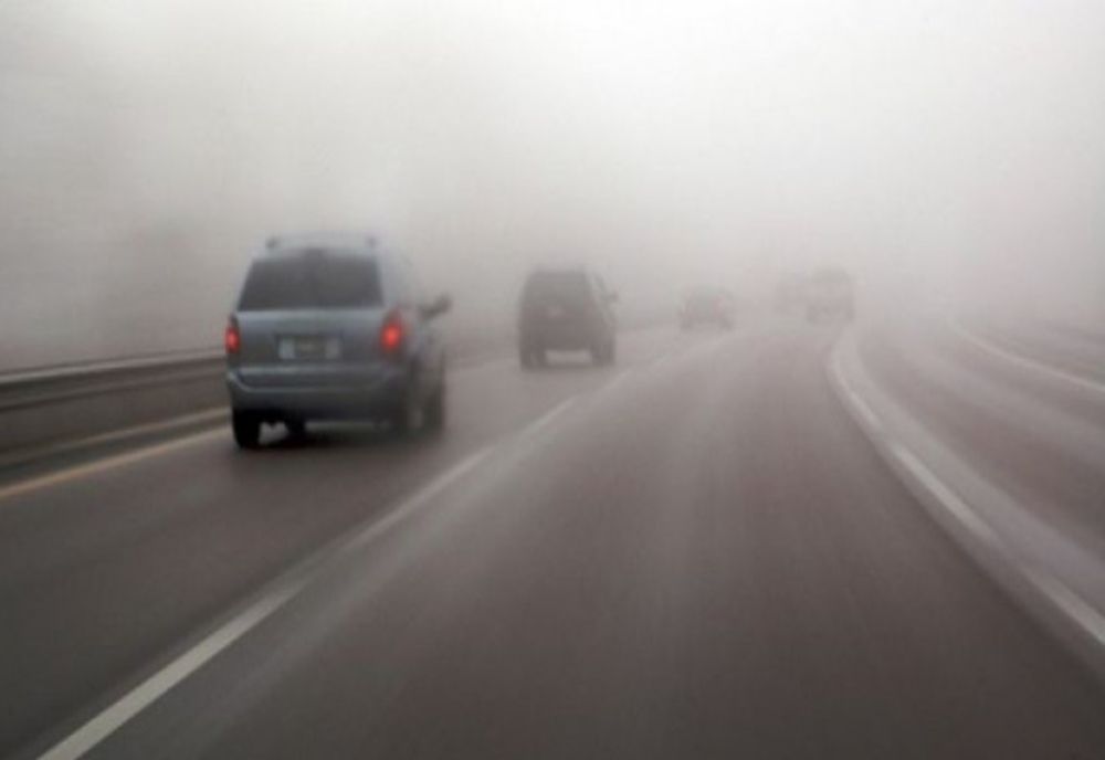 INFOTRAFIC: Se circulă în condiții de iarnă, cu polei și ceață, în mai multe zone din țară, inclusiv în Bistrița-Năsăud