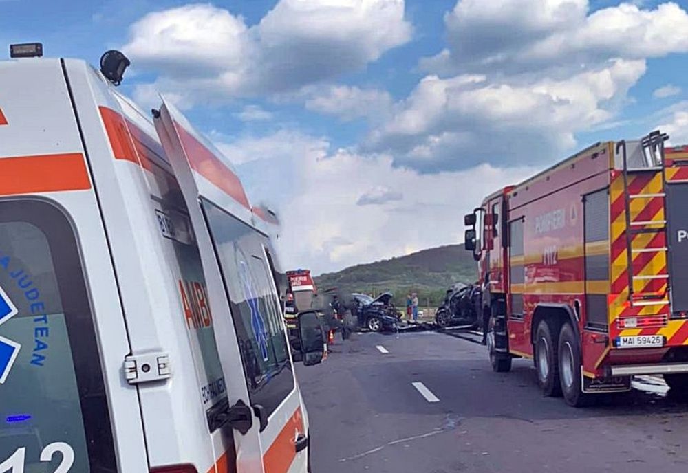 FOTO: Impact frontal pe E60, în afara localității Saschiz! Un bistrițean și un brașovean au ajuns la spital