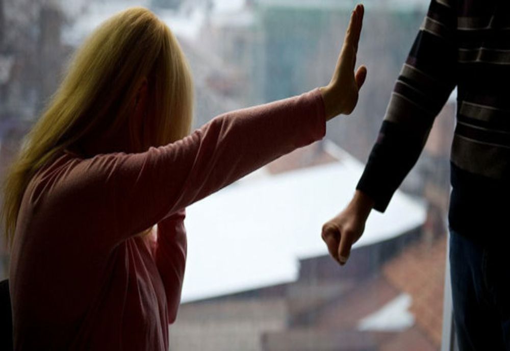 Și-a agresat fosta nevastă, dar și pe fosta cumnată, după o ceartă în a doua zi de Paște