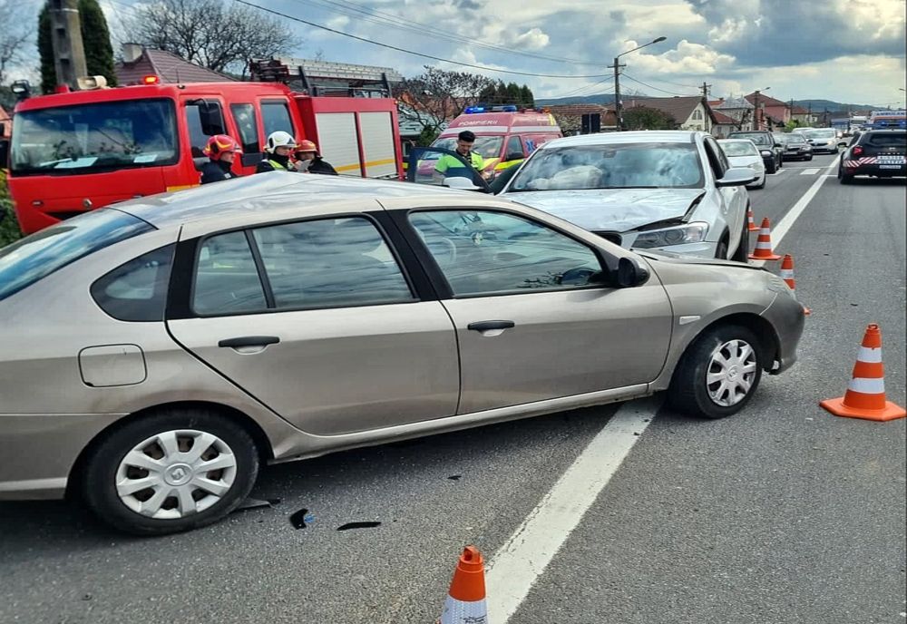 Accident în Bistrița! O șoferiță a fost rănită și a fost dusă la spital