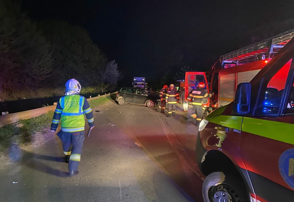 Două autoturisme, implicate într-un accident în Bistrița! Unul dintre șoferi era beat criță