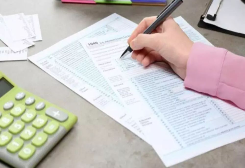 Mai, luna în care românii trebuie să dea cu subsemnatul la ANAF. Ce declarații sunt obligați să depună la fisc ca să nu primească amenzi