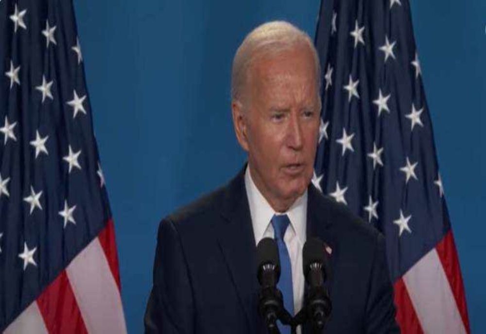 JOE BIDEN RĂMÂNE ÎN CURSA ELECTORALĂ, MENȚIONEAZĂ ȘEFA SA DE CAMPANIE