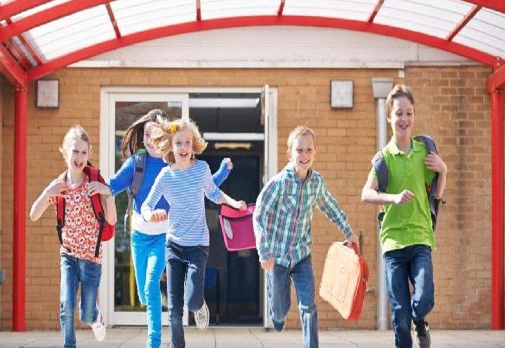 ŞASE DIN ZECE ROMÂNI SE AŞTEAPTĂ SĂ TRĂIASCĂ MAI BINE ANUL ACESTA