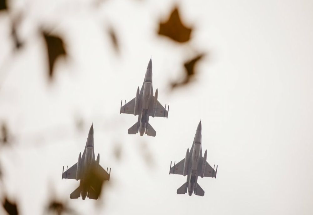 MAPN ANUNȚĂ ZBORURI DE ANTRENAMENT LA ÎNĂLŢIMI MICI ŞI ÎN REGIM SUPERSONIC