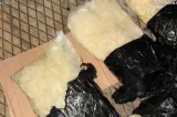 Bărbat urmărit internaţional pentru trafic de droguri, găsit într-un apartament din Bistriţa