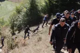 Mobilizare pentru găsirea tânărului cioban din Bistrița-Năsăud: sute de salvatori, câini de urmă și drone îl caută pe Ionuț