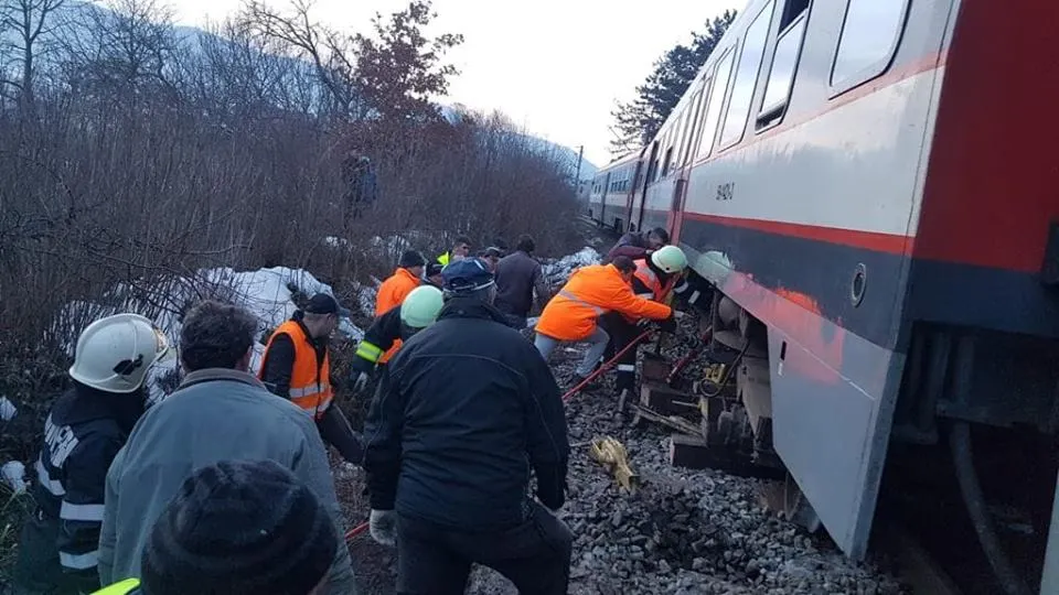 tren-deraiat-1
