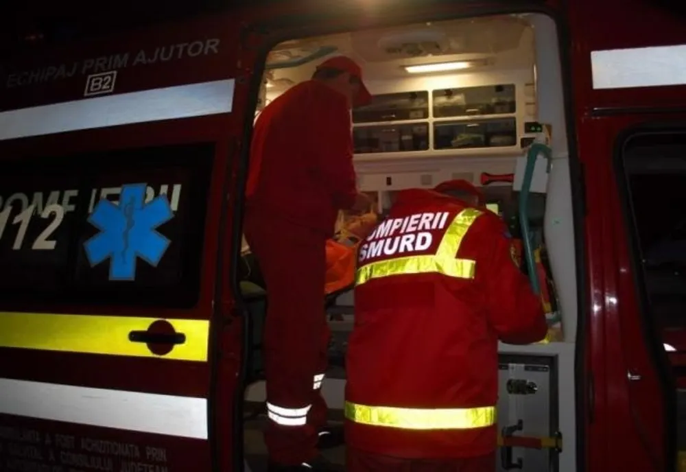 Copilașul de 3 ani din Bistrița, care a căzut împreună cu bunicul său de la etaj, a plecat la îngeri