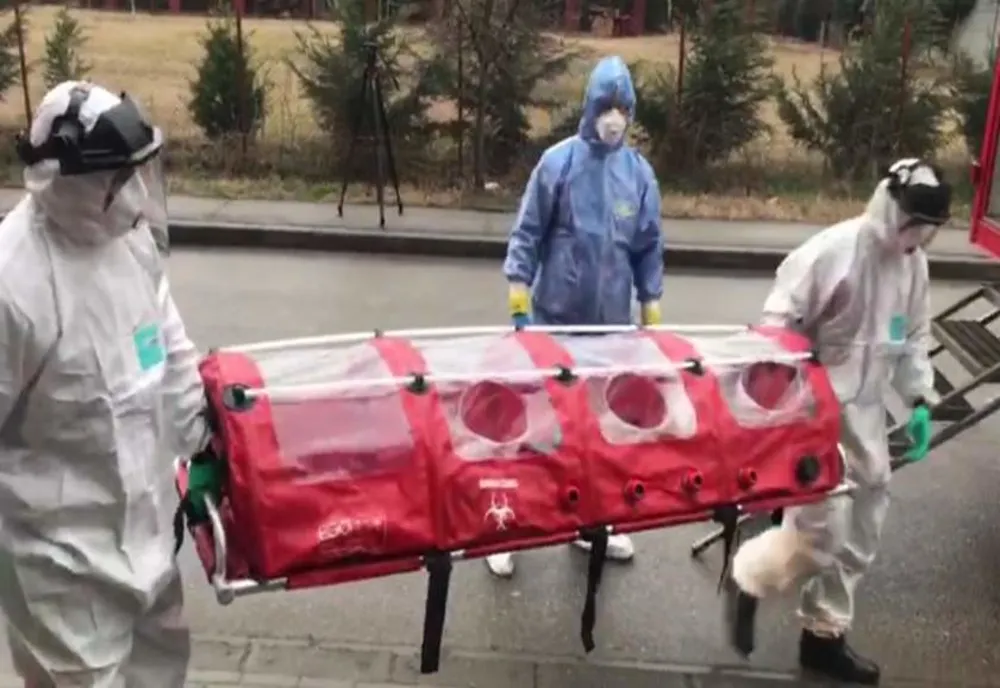 Bărbat din Bistrița-Năsăud, suspect de infecție cu coronavirus! A fost transportat cu izoleta la Spitalul de Boli Infecțioase din Bistrița