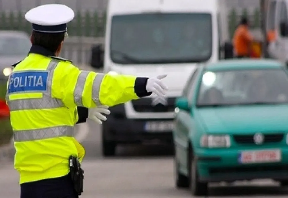 Zeci de șoferi, transformați de polițiști în pietoni! Câțiva, arși cu dosare penale