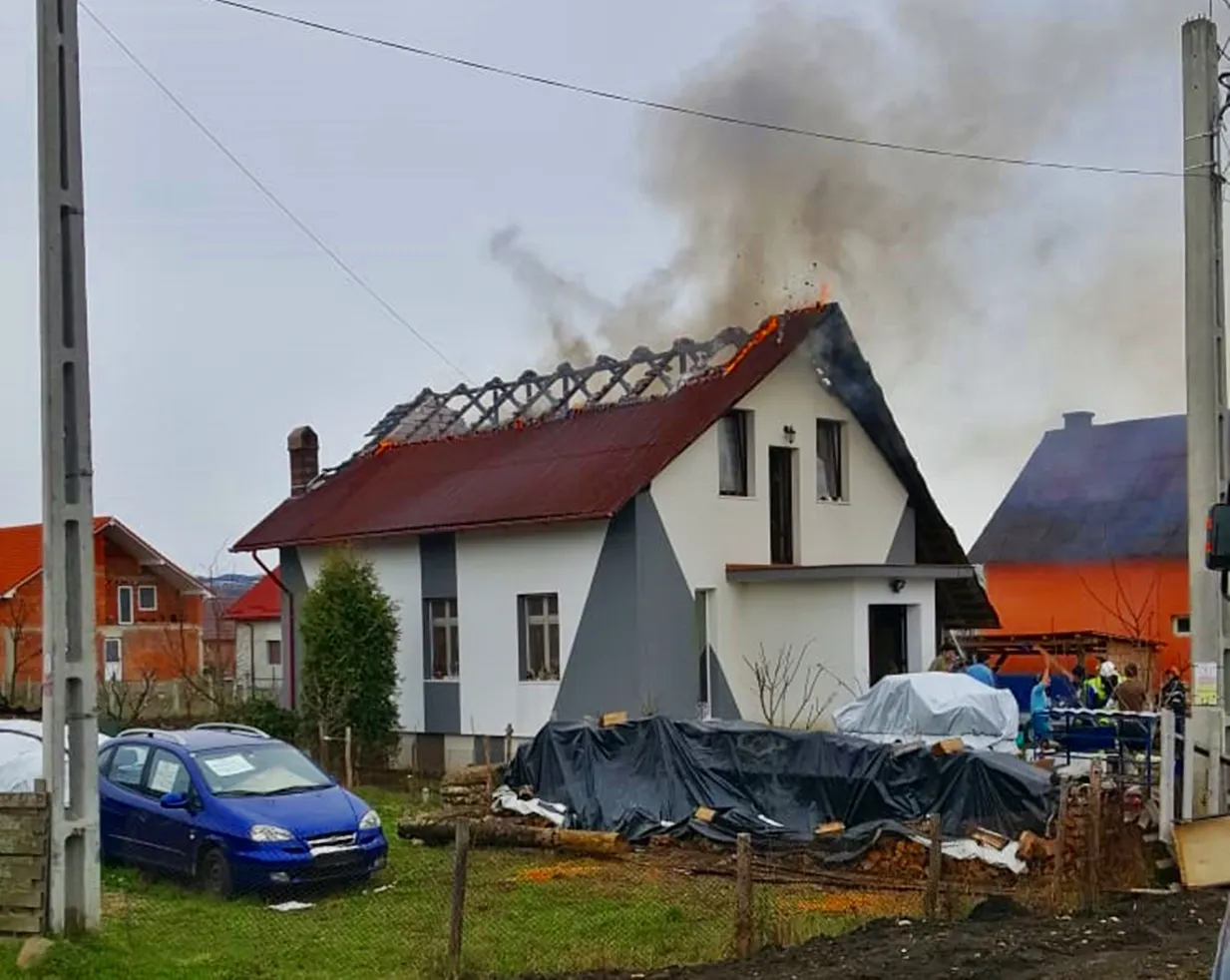 incendiu 3 domnesti