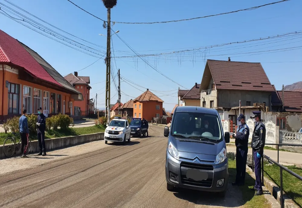 Bistrița-Năsăud: Amenzi de peste 300.000 lei pentru cei care nu respectă restricțiile de circulație