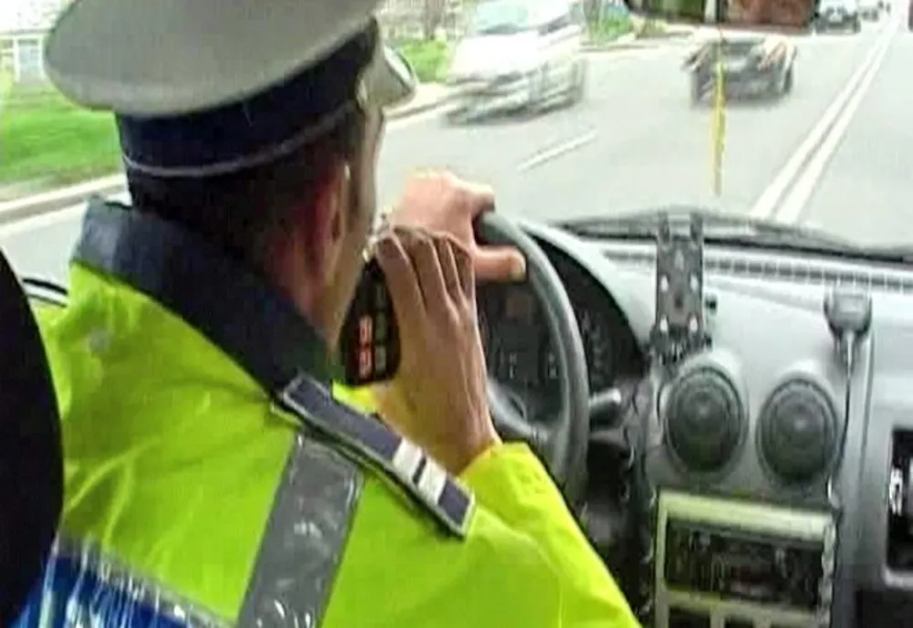 Fără permis, un tânăr din Cluj-Napoca a plecat la plimbare! A fost conturbat de polițiștii din Bistrița-Năsăud