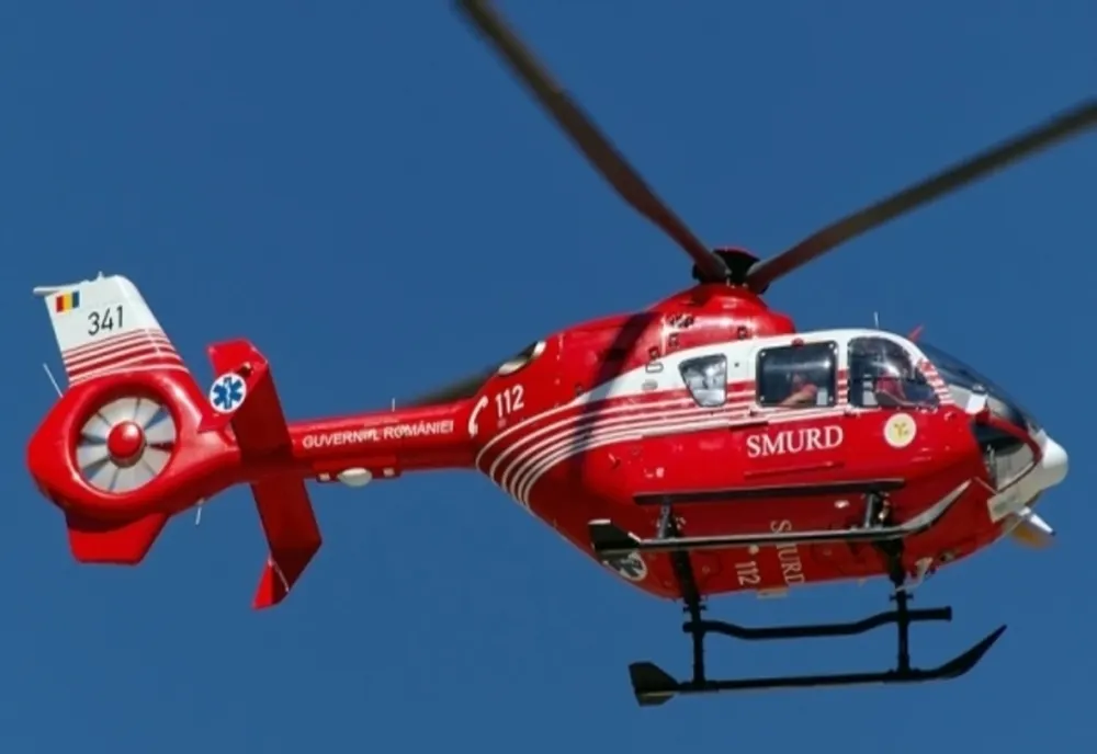 FOTO: Bărbat din Bistrița-Năsăud, rănit grav în urma unui accident rutier produs chiar de el! A fost nevoie de intervenția elicopterului SMURD