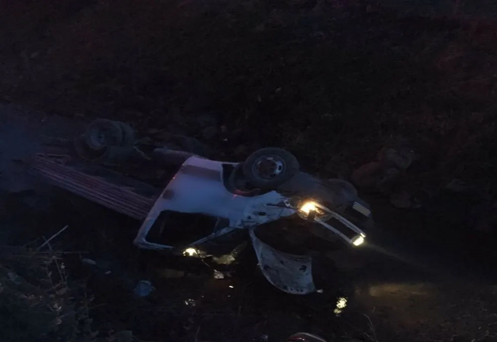 Accident în comuna Rebrișoara! O mașină s-a răsturnat în râul Gersa