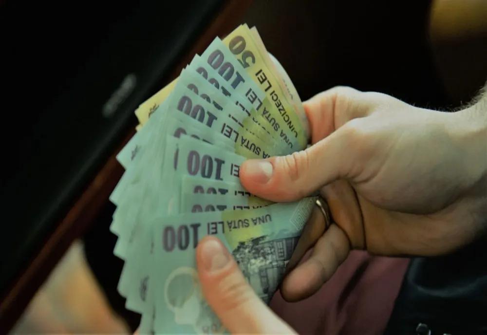 Încă un dosar penal pentru obținerea ilegală a îndemnizației de creștere a copilului