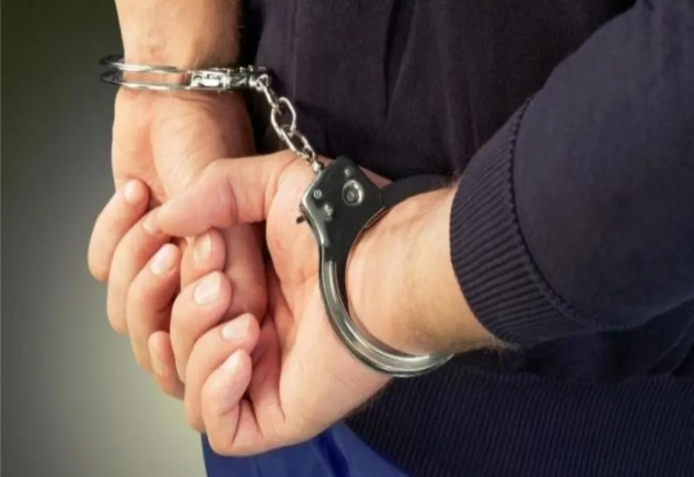 Bărbat din Bistrița Bârgăului, reținut pentru tâlhărie! Riscă să ajungă după gratii pentru 30 de zile