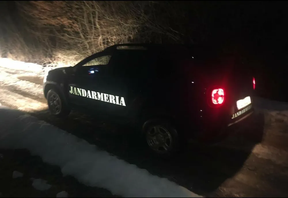Două chefuri din Colibița, bruiate de jandarmi! S-a lăsat cu amenzi