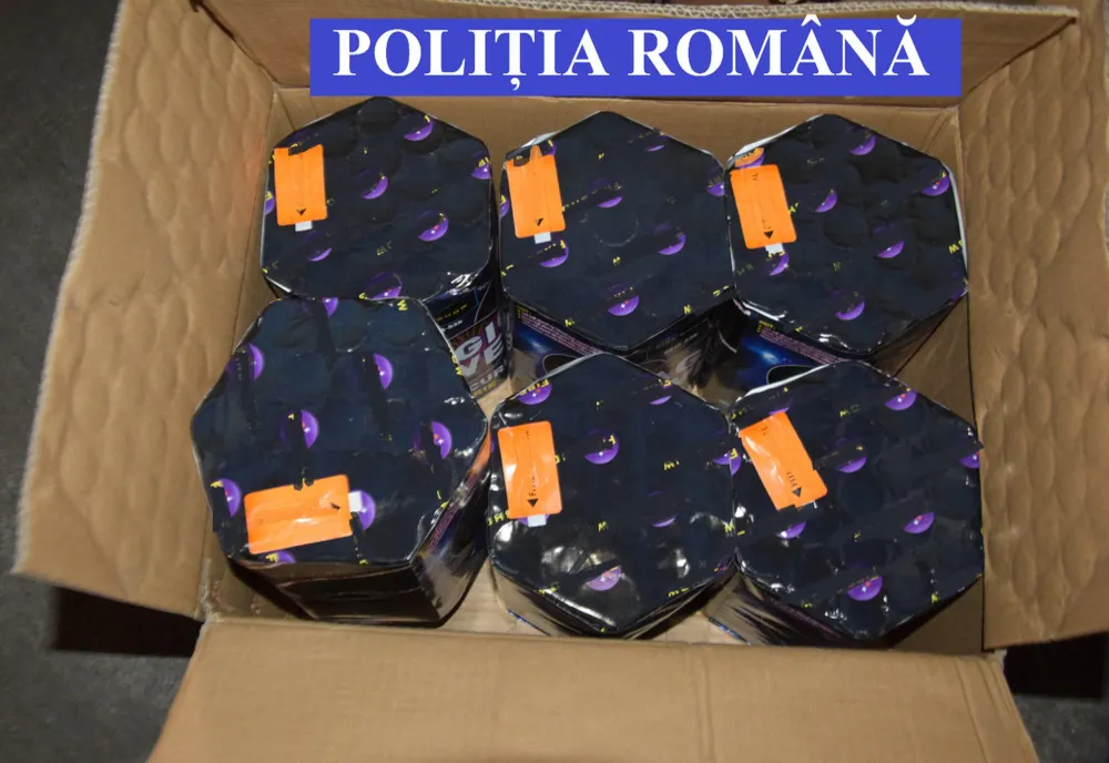 FOTO/VIDEO: Circa o tonă și jumătate de petarde și artificii, confiscate de polițiștii din Bistrița-Năsăud de la un timișean