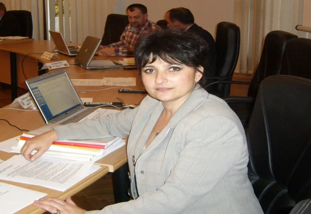 Floare Gaftone, secretarul municipiului Bistrița, reținută de polițiști! Ce spune primarul Bistriței