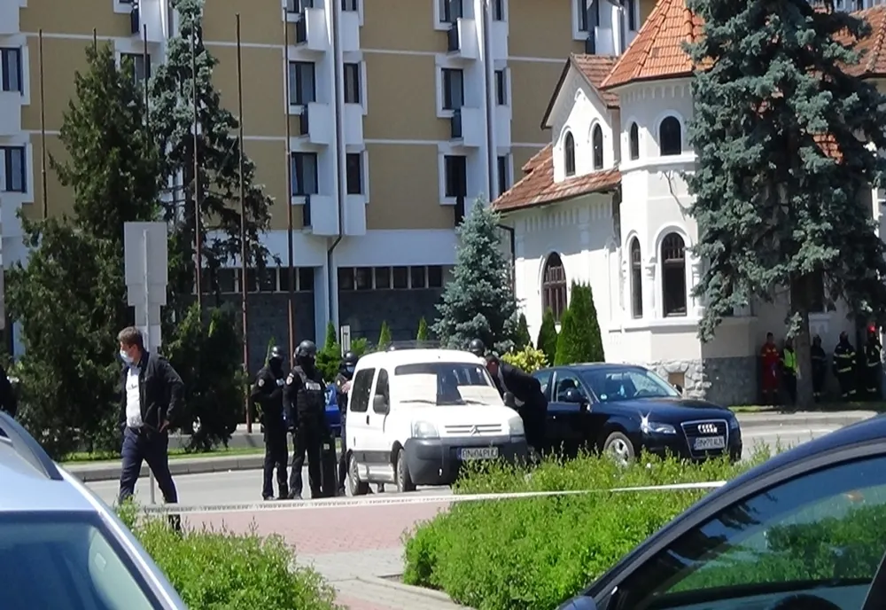 Bărbatul din Bistrița-Năsăud care a vrut să se sinucidă săptămâna trecută, reținut! Polițiștii vor să îl trimită după gratii pentru 30 de zile