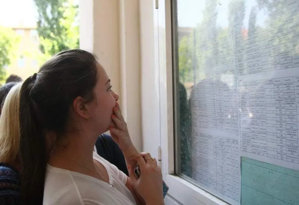 BAC 2021: Aproape 65% rata de promovare! Nicio medie de 10 și puține note maxime la probele de examen