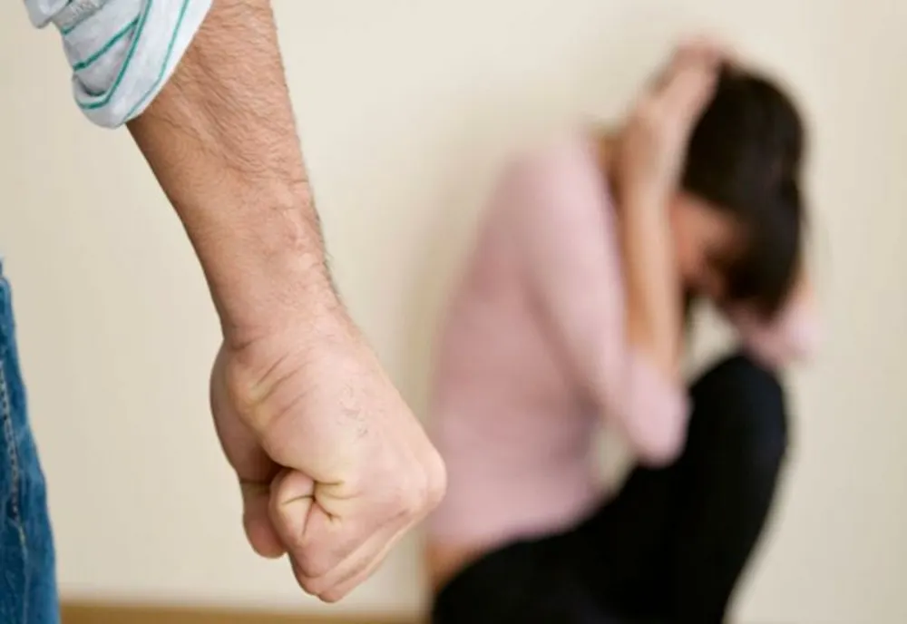 Bărbat din Bistrița-Năsăud, reținut pentru violență în familie și furt